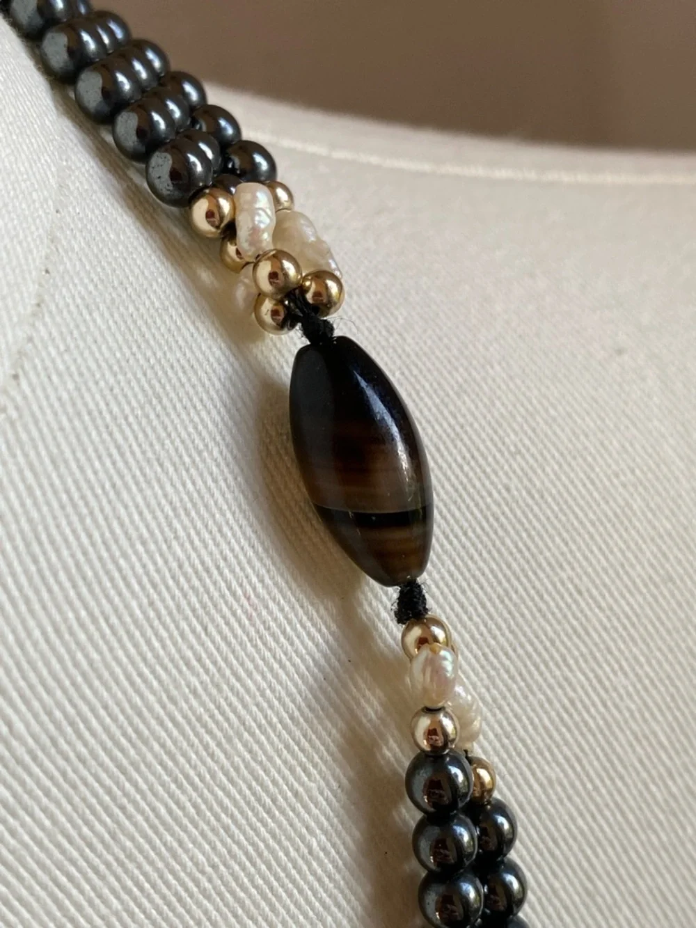 VTG 70s Multi-Strand Liquid Hematite Banded Agate Necklace | Silk Strung | 28" - Picture 8 of 16